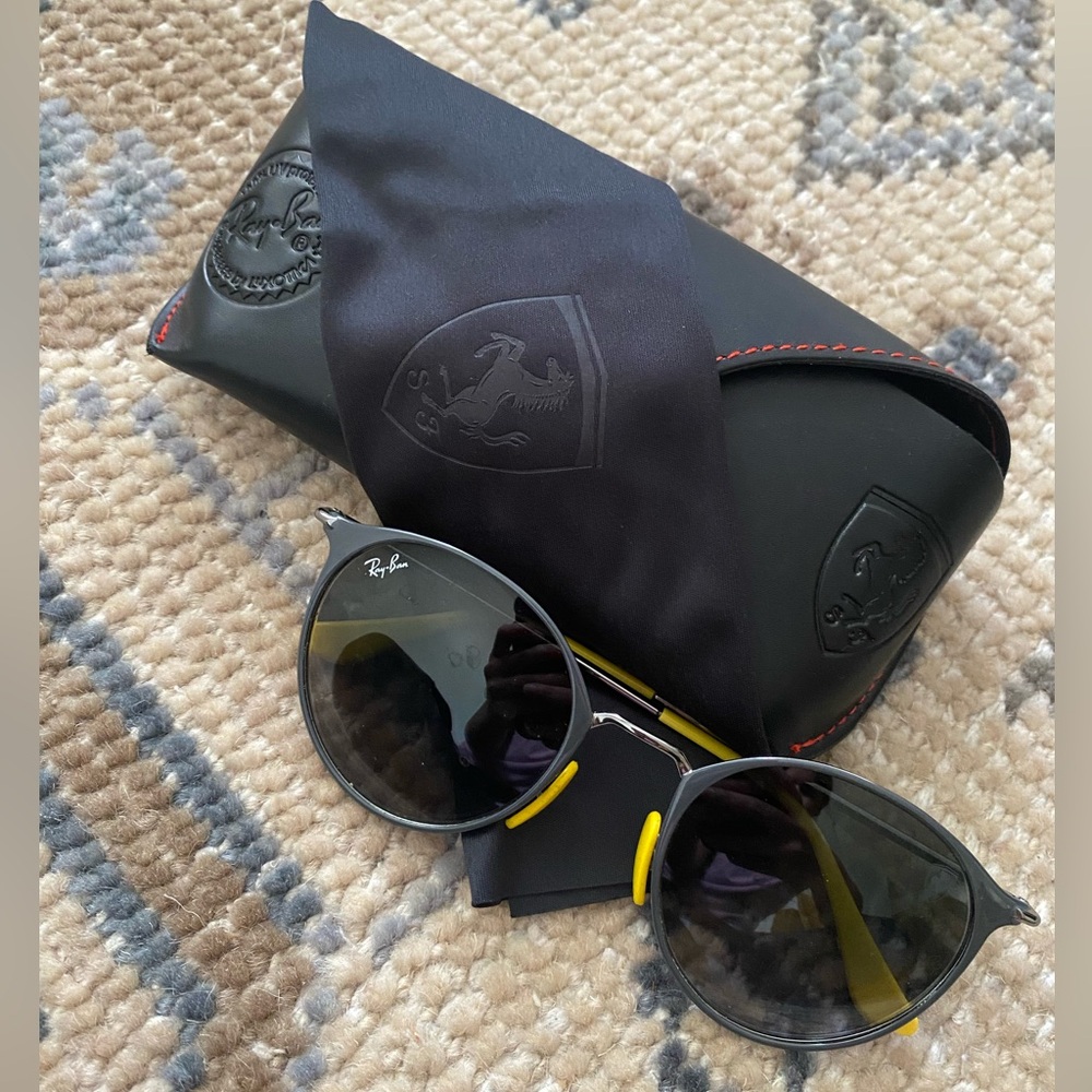 Rayban Ferrari